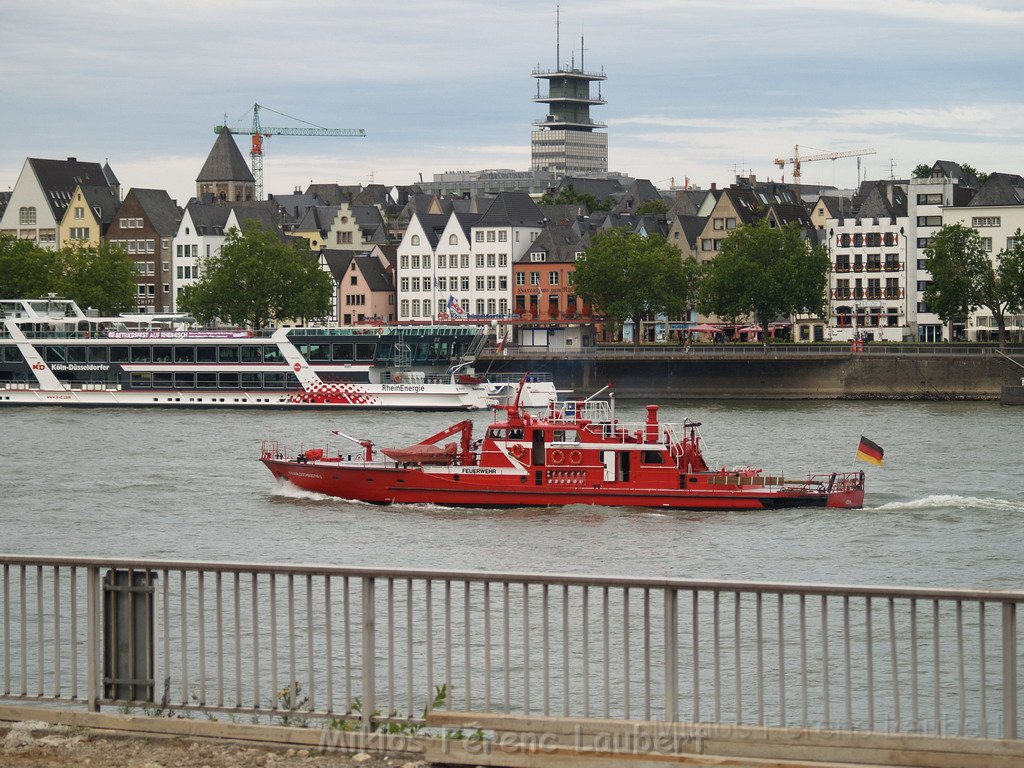 Feuerloeschboot 10-2      P003.JPG